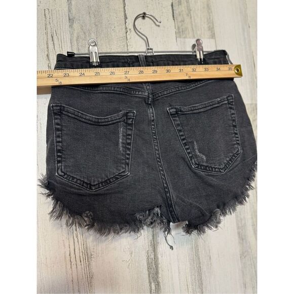 Forever 21 black Jean shorts - Picture 8 of 9